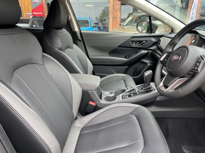 Subaru Crosstrek Touring 2.0 e-Boxer AT AWD Crystal Black Silica
