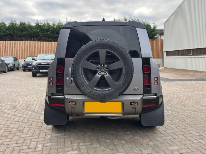 Land Rover Defender 3.0 D300 Hard Top X-Dynamic HSE Auto Commercial