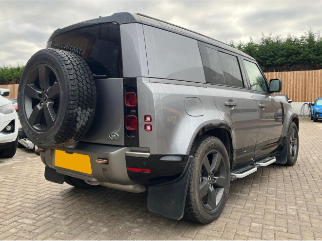 Land Rover Defender 3.0 D300 Hard Top X-Dynamic HSE Auto Commercial
