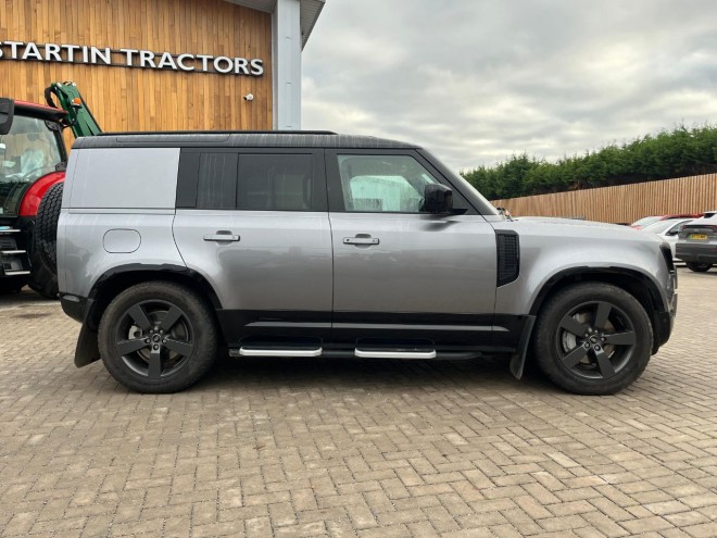 Land Rover Defender 3.0 D300 Hard Top X-Dynamic HSE Auto Commercial