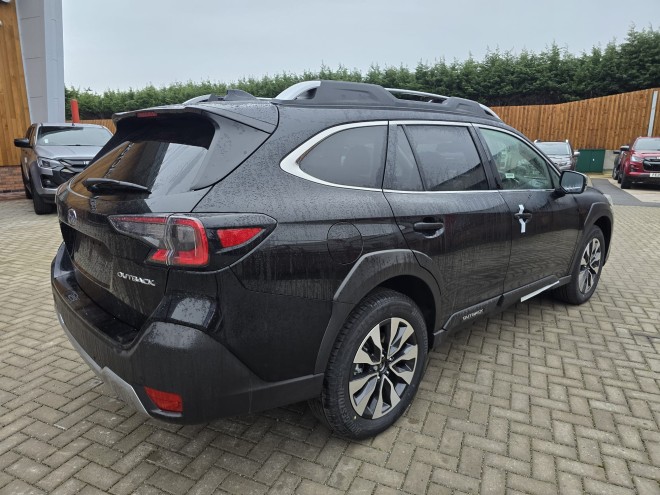 Subaru Outback 2.5 Touring Black