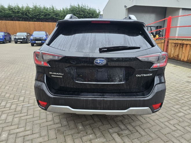 Subaru Outback 2.5 Touring Black