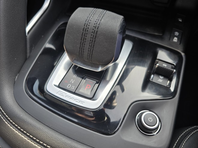 JAGUAR E PACE R DYNAMIC SE BLK D MHEV