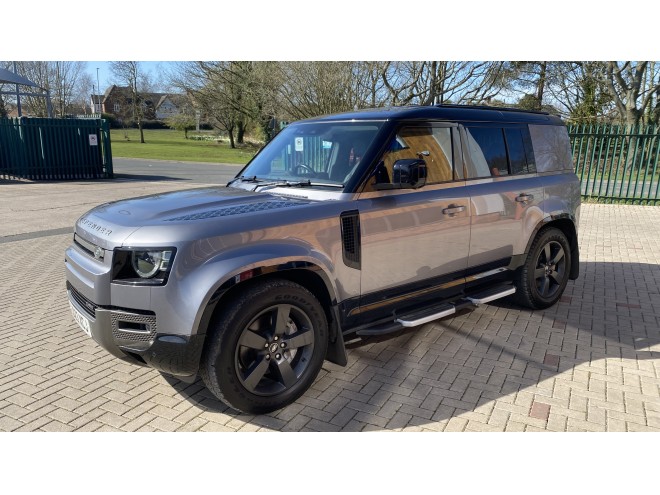 Land Rover Defender 3.0 D300 Hard Top X-Dynamic HSE Auto Commercial