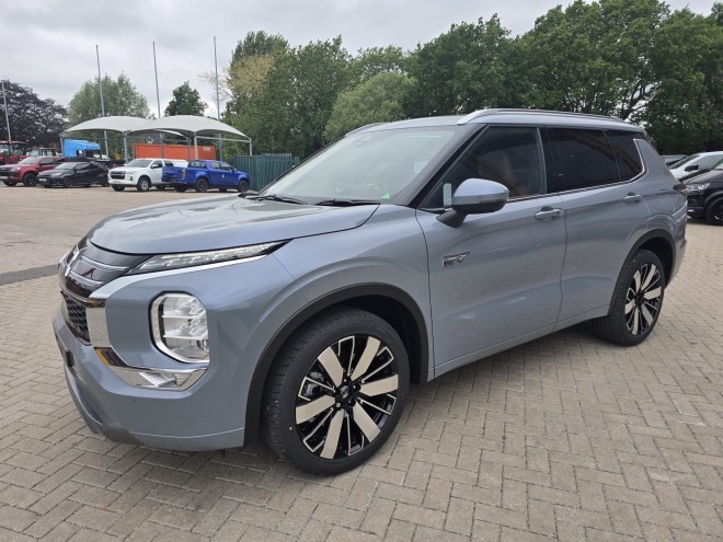 Mitsubishi Outlander Diamond PHEV Moonstone Grey