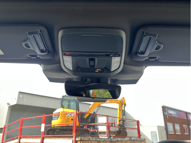 Subaru Forester e-Boxer 2.0i Touring FT River Rock Pearl
